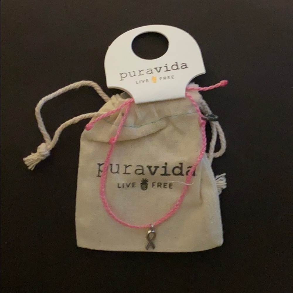 Pura Vida member bracelet.